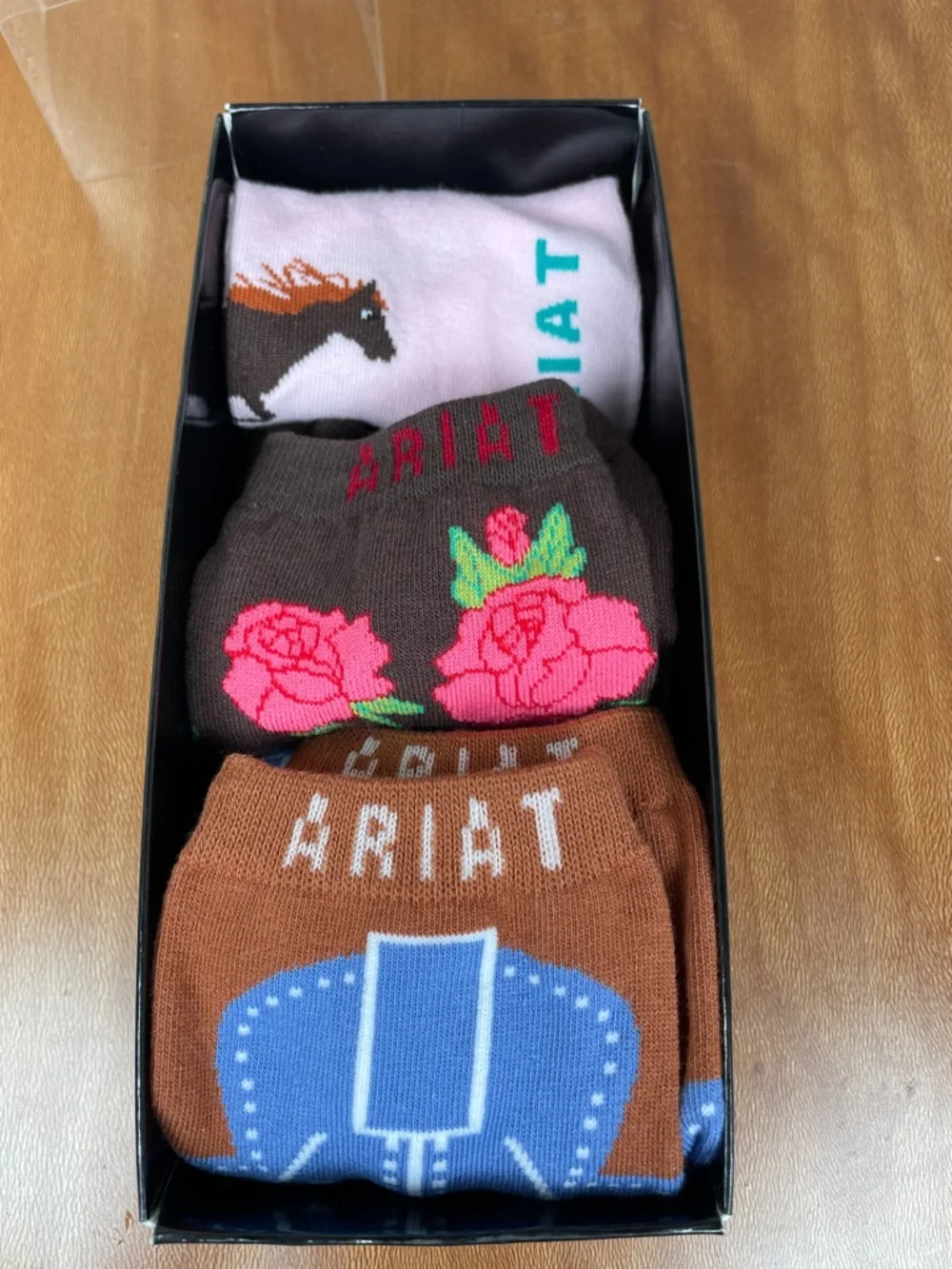 NWTs Ariat Set of 3 Knee High Crew No Show Socks Western Horse Cowgirl Size 9-11